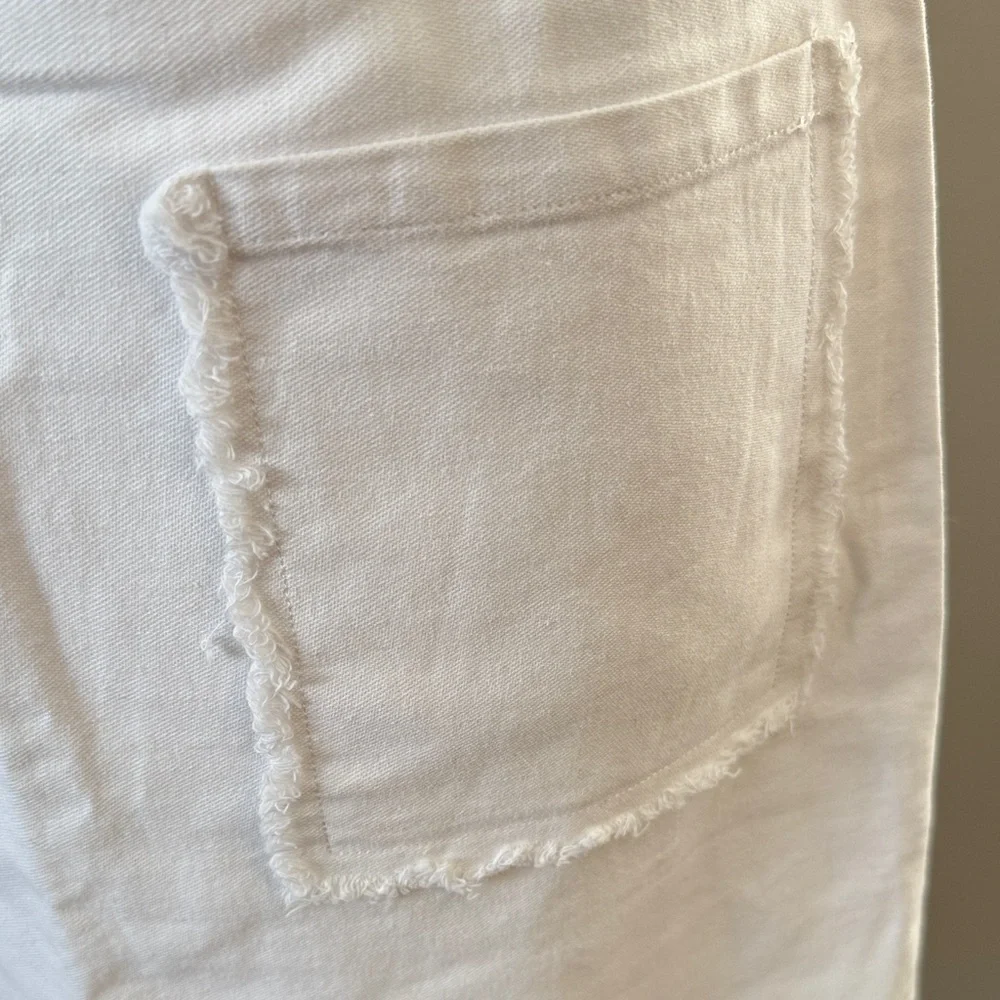 Chic Frayed Hem White Mini Denim Dress, size S - Picture 5 of 5
